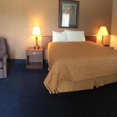 Sunflower Inn & Suites - Garden City Extérieur photo