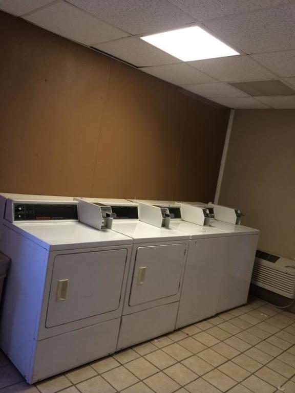 Sunflower Inn & Suites - Garden City Extérieur photo