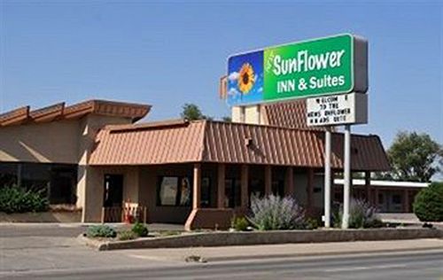 Sunflower Inn & Suites - Garden City Extérieur photo